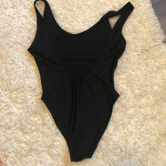 ZAFUL Black High Cut Backless One Piece Swimsuit - Picture 6 of 8